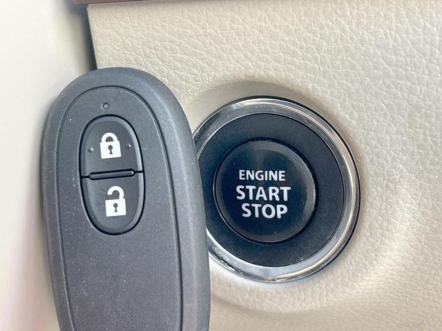 アルトラパン Ｓセレクション　特別仕様車　２トーンカラー　純正８型ナビ　全方位モニター　Ｂｌｕｅｔｏｏｔｈ　ＨＩＤヘッドライト　オートライト　オートエアコン　前席シートヒーター　ステアリングリモコン　禁煙車（8枚目）