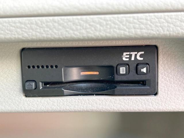 アルトラパン Ｓセレクション　特別仕様車　２トーンカラー　純正８型ナビ　全方位モニター　Ｂｌｕｅｔｏｏｔｈ　ＨＩＤヘッドライト　オートライト　オートエアコン　前席シートヒーター　ステアリングリモコン　禁煙車（10枚目）