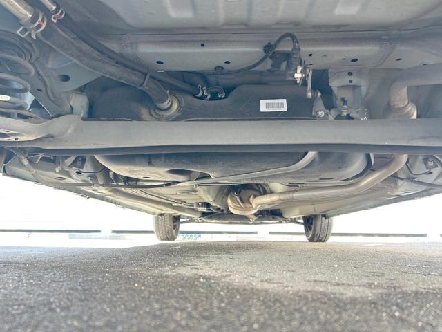 アルトラパン Ｓセレクション　特別仕様車　２トーンカラー　純正８型ナビ　全方位モニター　Ｂｌｕｅｔｏｏｔｈ　ＨＩＤヘッドライト　オートライト　オートエアコン　前席シートヒーター　ステアリングリモコン　禁煙車（21枚目）