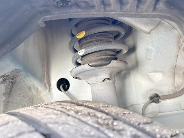 アルトラパン Ｓセレクション　特別仕様車　２トーンカラー　純正８型ナビ　全方位モニター　Ｂｌｕｅｔｏｏｔｈ　ＨＩＤヘッドライト　オートライト　オートエアコン　前席シートヒーター　ステアリングリモコン　禁煙車（22枚目）