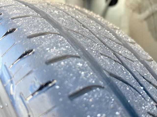 アルトラパン Ｓセレクション　特別仕様車　２トーンカラー　純正８型ナビ　全方位モニター　Ｂｌｕｅｔｏｏｔｈ　ＨＩＤヘッドライト　オートライト　オートエアコン　前席シートヒーター　ステアリングリモコン　禁煙車（25枚目）