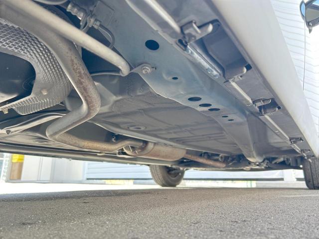 アルトラパン Ｓセレクション　特別仕様車　２トーンカラー　純正８型ナビ　全方位モニター　Ｂｌｕｅｔｏｏｔｈ　ＨＩＤヘッドライト　オートライト　オートエアコン　前席シートヒーター　ステアリングリモコン　禁煙車（41枚目）