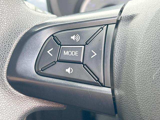 【ステアリングスイッチ】運転中、前方から目線をそらすことなく、オーディオ等の操作が可能な便利機能!安心&快適なドライブを演出してくれます♪