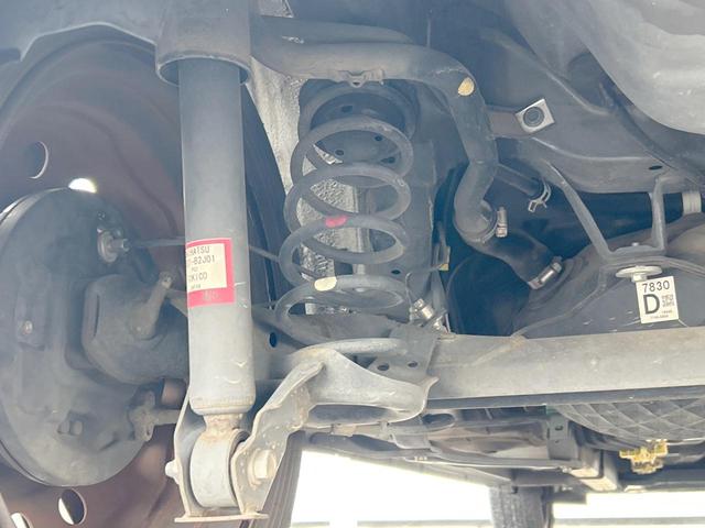 お車を安心してお乗りいただく為には、足回りの定期点検が欠かせません。サービスサポート(有償保証)では無料点検もご提供しており、安心のカーライフをお過ごしいただけるサポート体制が整っています。