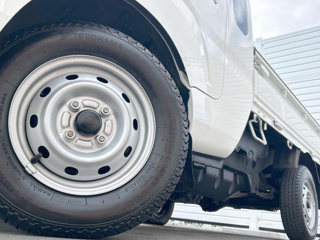 ハイゼットトラック ジャンボ 4WD ハイロウ切替式5速マニュアル SDナビ バックカメラ Bluetooth HIDヘッドライト スーパーデフロック 大型荷台作業灯 キーレス パワーウィンドウ 禁煙車(13枚目)