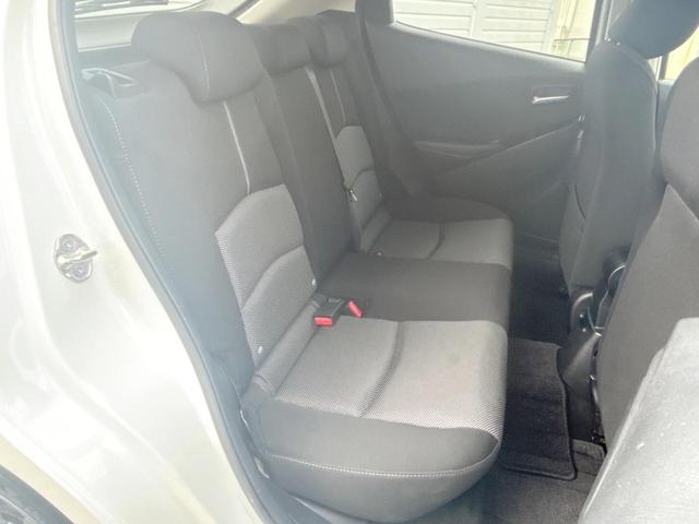 デミオ １３Ｓツーリング　スマートシティブレーキ　コネクトナビ　バックカメラ　ＬＥＤライト　Ｂｌｕｅｔｏｏｔｈ　ＣＤ・ＤＶＤ再生　スマートキー　純正１５インチアルミホイール　革巻ステアリング　禁煙車（10枚目）