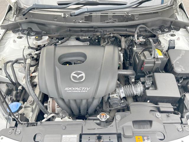 デミオ １３Ｓツーリング　スマートシティブレーキ　コネクトナビ　バックカメラ　ＬＥＤライト　Ｂｌｕｅｔｏｏｔｈ　ＣＤ・ＤＶＤ再生　スマートキー　純正１５インチアルミホイール　革巻ステアリング　禁煙車（18枚目）