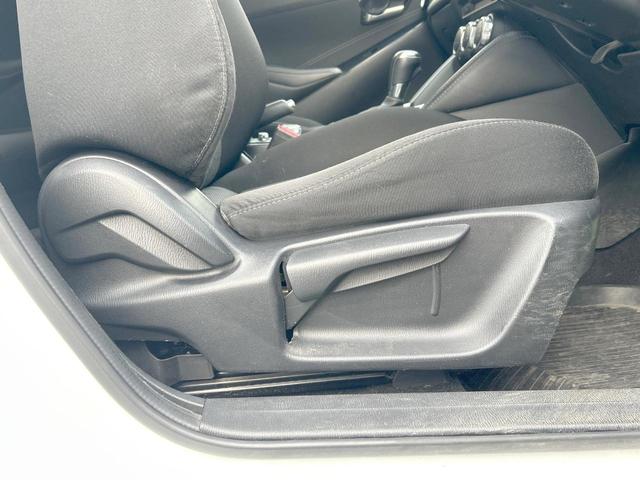 デミオ １３Ｓツーリング　スマートシティブレーキ　コネクトナビ　バックカメラ　ＬＥＤライト　Ｂｌｕｅｔｏｏｔｈ　ＣＤ・ＤＶＤ再生　スマートキー　純正１５インチアルミホイール　革巻ステアリング　禁煙車（24枚目）