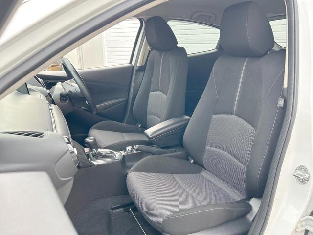 デミオ １３Ｓツーリング　スマートシティブレーキ　コネクトナビ　バックカメラ　ＬＥＤライト　Ｂｌｕｅｔｏｏｔｈ　ＣＤ・ＤＶＤ再生　スマートキー　純正１５インチアルミホイール　革巻ステアリング　禁煙車（44枚目）