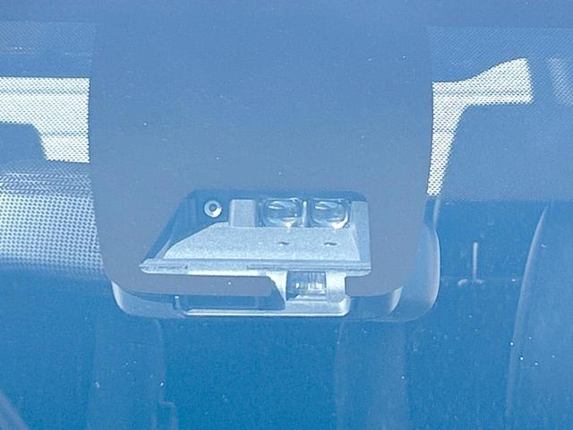 ノア Si ダブルバイビー 後期 7人乗 セーフティセンス BIGX11型ナビ 両側電動ドア クルーズコントロール リアオートエアコン LEDライト ビルトインETC 純正16インチアルミホイール 禁煙車(3枚目)