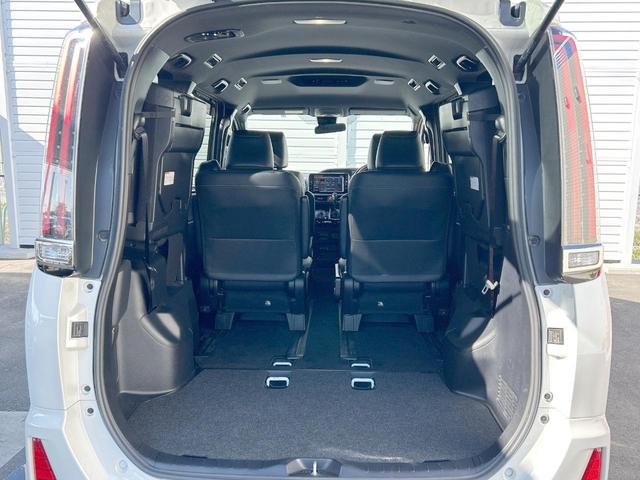 ノア Si ダブルバイビー 後期 7人乗 セーフティセンス BIGX11型ナビ 両側電動ドア クルーズコントロール リアオートエアコン LEDライト ビルトインETC 純正16インチアルミホイール 禁煙車(12枚目)