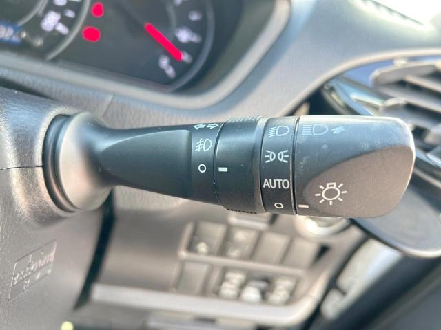 ノア Si ダブルバイビー 後期 7人乗 セーフティセンス BIGX11型ナビ 両側電動ドア クルーズコントロール リアオートエアコン LEDライト ビルトインETC 純正16インチアルミホイール 禁煙車(43枚目)