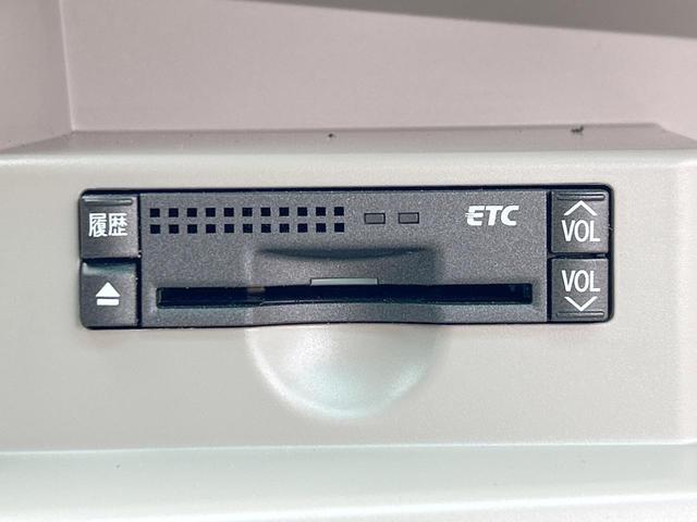 【ＥＴＣ】高速道路の料金所をストレスなく通過！話題のスポットやサービスエリアに多い「スマートＩＣ」利用時は必須のアイテムです。当店でセットアップを実施、ご納車当日からすぐにご利用いただけます！