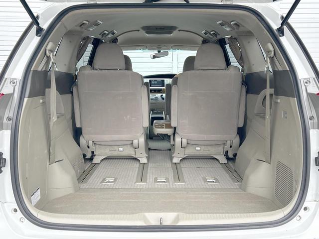 後席を格納すると、これだけの広さが！シーンに合わせたシートアレンジで、大きな荷物も積むことが出来ます♪