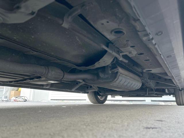 セレナ ハイウェイスター　Ｓ－ハイブリッド　エマージェンシーブレーキ　フリップダウンモニター　純正ナビ　バックカメラ　オートライト　クルーズコントロール　純正１６インチアルミホイール　ＥＴＣ　純正革巻ステアリングホイール　スマートキー　禁煙車（57枚目）