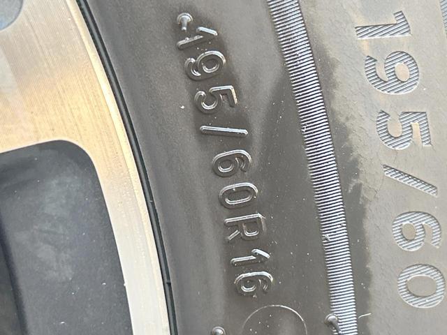 セレナ ハイウェイスター　Ｓ－ハイブリッド　エマージェンシーブレーキ　フリップダウンモニター　純正ナビ　バックカメラ　オートライト　クルーズコントロール　純正１６インチアルミホイール　ＥＴＣ　純正革巻ステアリングホイール　スマートキー　禁煙車（61枚目）