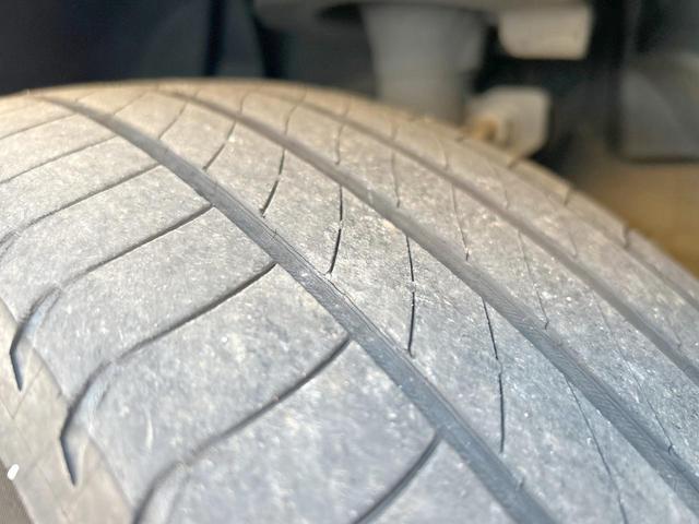 セレナ ハイウェイスター　Ｓ－ハイブリッド　エマージェンシーブレーキ　フリップダウンモニター　純正ナビ　バックカメラ　オートライト　クルーズコントロール　純正１６インチアルミホイール　ＥＴＣ　純正革巻ステアリングホイール　スマートキー　禁煙車（63枚目）