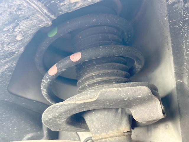 セレナ ハイウェイスター　プロパイロットエディション　純正９型ナビ　フリップダウンモニター　ＬＥＤヘッドランプ　快適パック　バックカメラ　ハンズフリー機能付き両側電動スライドドア　リアオートエアコン　エマージェンシーブレーキ　電動パーキングブレーキ　禁煙（22枚目）