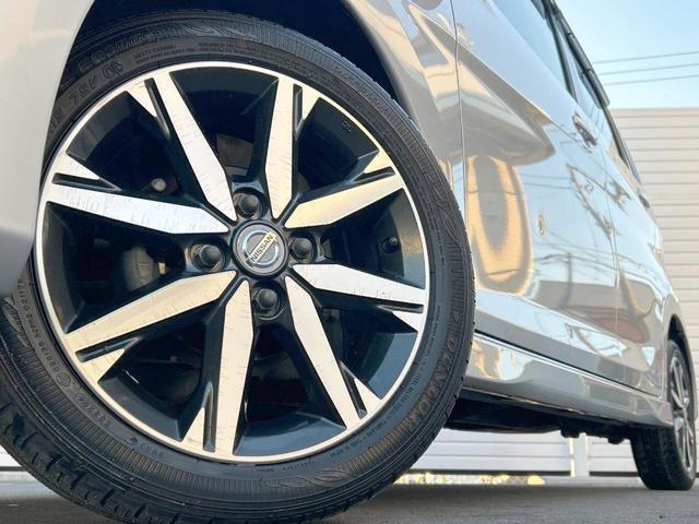 デイズ ハイウェイスター　Ｇ　純正ナビ　アラウンドビューモニター　Ｂｌｕｅｔｏｏｔｈ　後期用純正１５インチアルミホイール　キセノンライト　オートライト　オートエアコン　アイドリングストップ　禁煙車（13枚目）