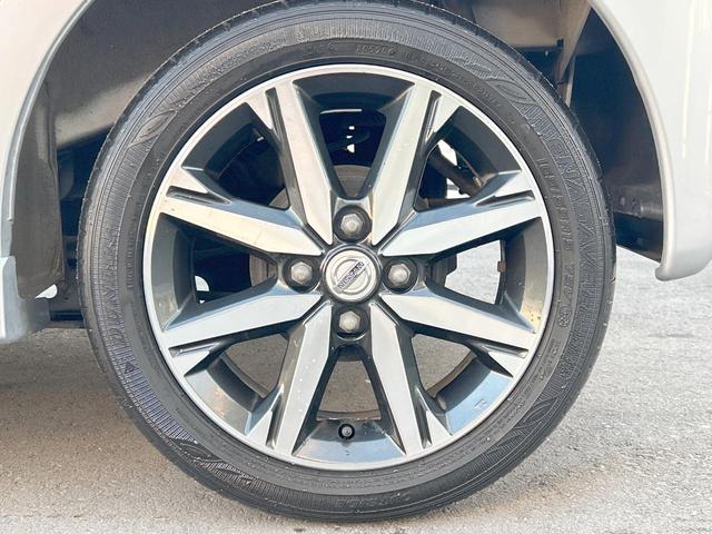 デイズ ハイウェイスター　Ｇ　純正ナビ　アラウンドビューモニター　Ｂｌｕｅｔｏｏｔｈ　後期用純正１５インチアルミホイール　キセノンライト　オートライト　オートエアコン　アイドリングストップ　禁煙車（22枚目）