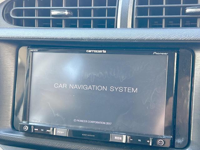アクア Ｓ　メモリーナビ　地デジ　オートエアコン　プライバシーガラス　リアワイパー　デジタルメーター　シートリフター　ＥＴＣ車載器　禁煙車（3枚目）