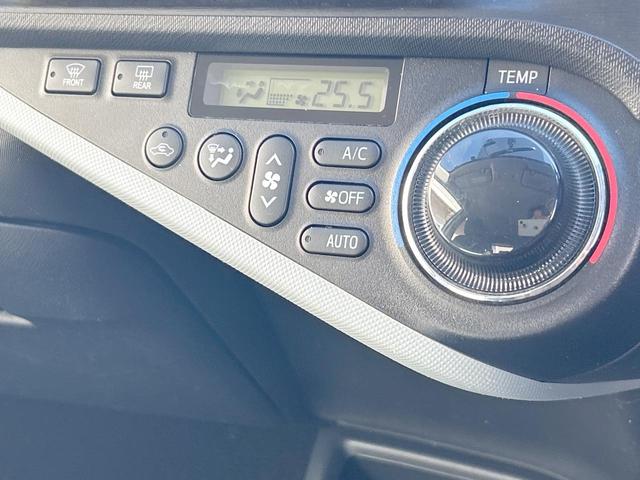 アクア Ｓ　メモリーナビ　地デジ　オートエアコン　プライバシーガラス　リアワイパー　デジタルメーター　シートリフター　ＥＴＣ車載器　禁煙車（4枚目）