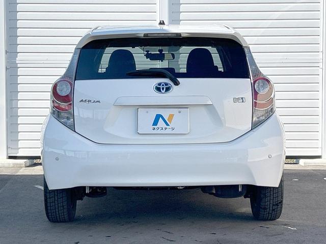 アクア Ｓ　メモリーナビ　地デジ　オートエアコン　プライバシーガラス　リアワイパー　デジタルメーター　シートリフター　ＥＴＣ車載器　禁煙車（11枚目）