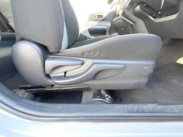 アクア Ｓ　メモリーナビ　地デジ　オートエアコン　プライバシーガラス　リアワイパー　デジタルメーター　シートリフター　ＥＴＣ車載器　禁煙車（21枚目）