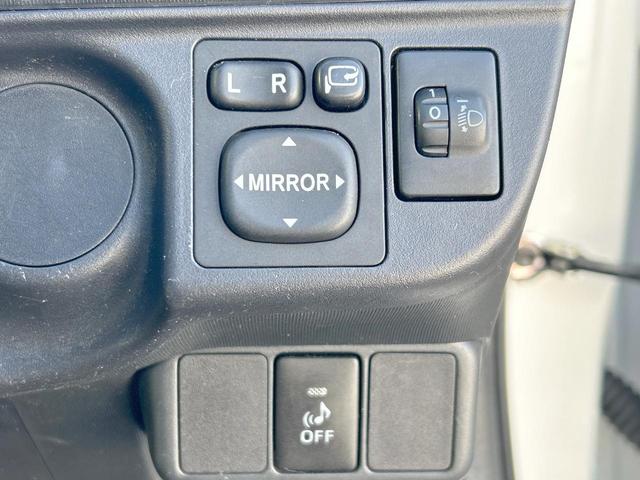 アクア Ｓ　メモリーナビ　地デジ　オートエアコン　プライバシーガラス　リアワイパー　デジタルメーター　シートリフター　ＥＴＣ車載器　禁煙車（22枚目）