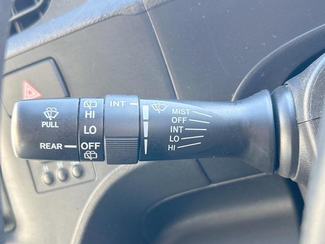 アクア Ｓ　メモリーナビ　地デジ　オートエアコン　プライバシーガラス　リアワイパー　デジタルメーター　シートリフター　ＥＴＣ車載器　禁煙車（27枚目）