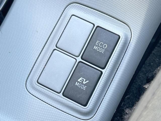 アクア Ｓ　メモリーナビ　地デジ　オートエアコン　プライバシーガラス　リアワイパー　デジタルメーター　シートリフター　ＥＴＣ車載器　禁煙車（33枚目）