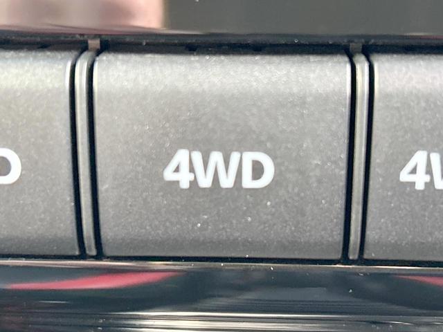 ジムニー クロスアドベンチャー　４ＷＤ　５速マニュアル　オープンカントリータイヤ　ヒーテッドドアミラー　シートヒーター　ＥＴＣ　オーディオ　ＬＥＤヘッドランプ　エアコン　フォグランプ　電動格納ミラー　純正革巻ステアリングホイール（3枚目）