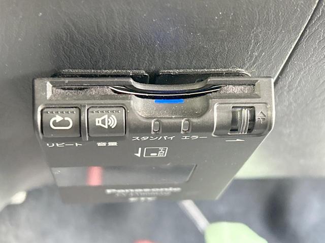 ジムニー クロスアドベンチャー　４ＷＤ　５速マニュアル　オープンカントリータイヤ　ヒーテッドドアミラー　シートヒーター　ＥＴＣ　オーディオ　ＬＥＤヘッドランプ　エアコン　フォグランプ　電動格納ミラー　純正革巻ステアリングホイール（7枚目）