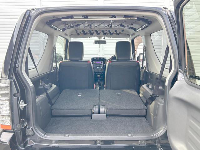ジムニー クロスアドベンチャー　４ＷＤ　５速マニュアル　オープンカントリータイヤ　ヒーテッドドアミラー　シートヒーター　ＥＴＣ　オーディオ　ＬＥＤヘッドランプ　エアコン　フォグランプ　電動格納ミラー　純正革巻ステアリングホイール（10枚目）