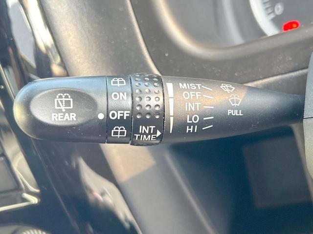 ジムニー クロスアドベンチャー　４ＷＤ　５速マニュアル　オープンカントリータイヤ　ヒーテッドドアミラー　シートヒーター　ＥＴＣ　オーディオ　ＬＥＤヘッドランプ　エアコン　フォグランプ　電動格納ミラー　純正革巻ステアリングホイール（30枚目）