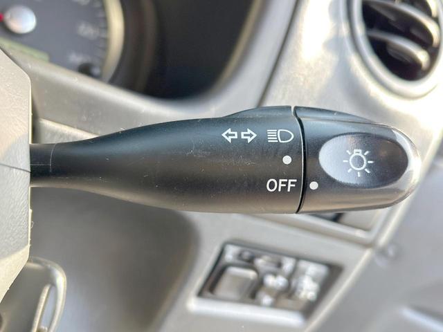 ジムニー クロスアドベンチャー　４ＷＤ　５速マニュアル　オープンカントリータイヤ　ヒーテッドドアミラー　シートヒーター　ＥＴＣ　オーディオ　ＬＥＤヘッドランプ　エアコン　フォグランプ　電動格納ミラー　純正革巻ステアリングホイール（31枚目）