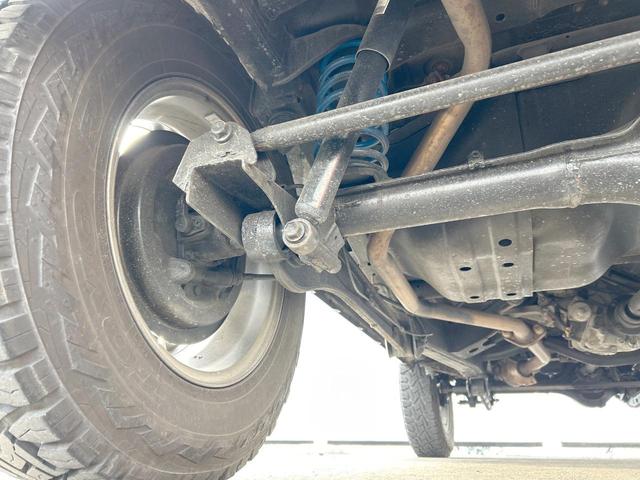 ジムニー クロスアドベンチャー　４ＷＤ　５速マニュアル　オープンカントリータイヤ　ヒーテッドドアミラー　シートヒーター　ＥＴＣ　オーディオ　ＬＥＤヘッドランプ　エアコン　フォグランプ　電動格納ミラー　純正革巻ステアリングホイール（42枚目）