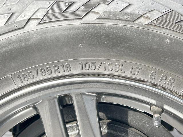 ジムニー クロスアドベンチャー　４ＷＤ　５速マニュアル　オープンカントリータイヤ　ヒーテッドドアミラー　シートヒーター　ＥＴＣ　オーディオ　ＬＥＤヘッドランプ　エアコン　フォグランプ　電動格納ミラー　純正革巻ステアリングホイール（47枚目）