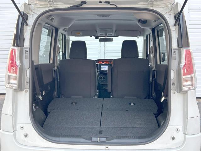 後席を格納すると、これだけの広さが！シーンに合わせたシートアレンジで、大きな荷物も積むことが出来ます♪