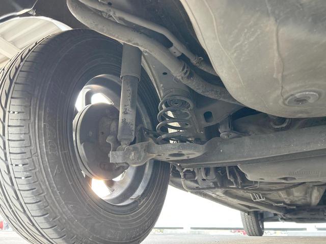 お車を安心してお乗りいただく為には、足回りの定期点検が欠かせません。サービスサポート（有償保証）では無料点検もご提供しており、安心のカーライフをお過ごしいただけるサポート体制が整っています。