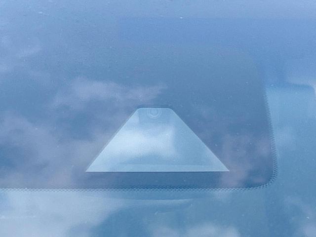 エルグランド ２５０ハイウェイスターＳ　７人　インテリジェントエマージェンシーブレーキ　純正８型ナビ　フリップダウンモニター　両側電動ドア　レーダークルーズコントロール　ＬＥＤライト　バックカメラ　１９インチアルミホイール　禁煙車（3枚目）