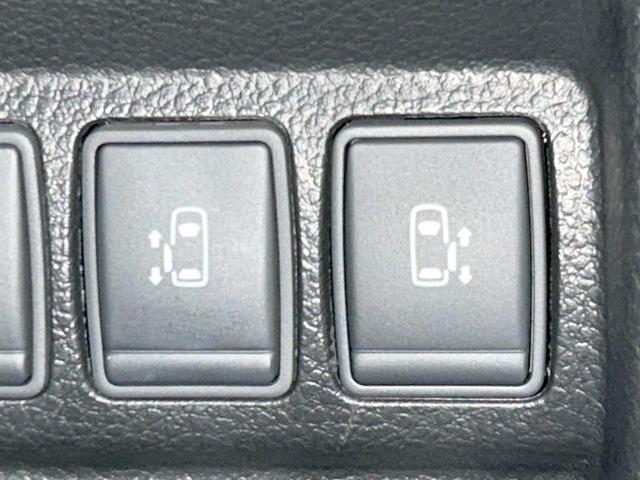 エルグランド ２５０ハイウェイスターＳ　７人　インテリジェントエマージェンシーブレーキ　純正８型ナビ　フリップダウンモニター　両側電動ドア　レーダークルーズコントロール　ＬＥＤライト　バックカメラ　１９インチアルミホイール　禁煙車（8枚目）