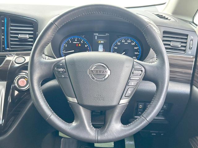 エルグランド ２５０ハイウェイスターＳ　７人　インテリジェントエマージェンシーブレーキ　純正８型ナビ　フリップダウンモニター　両側電動ドア　レーダークルーズコントロール　ＬＥＤライト　バックカメラ　１９インチアルミホイール　禁煙車（13枚目）