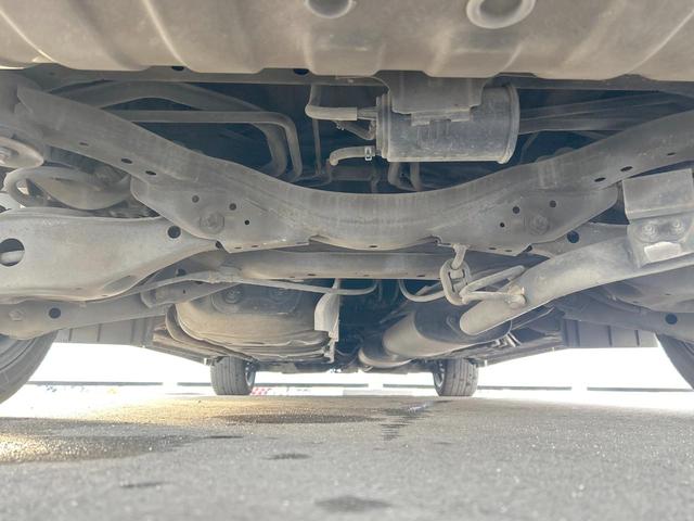 エルグランド ２５０ハイウェイスターＳ　７人　インテリジェントエマージェンシーブレーキ　純正８型ナビ　フリップダウンモニター　両側電動ドア　レーダークルーズコントロール　ＬＥＤライト　バックカメラ　１９インチアルミホイール　禁煙車（21枚目）