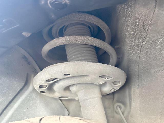 エルグランド ２５０ハイウェイスターＳ　７人　インテリジェントエマージェンシーブレーキ　純正８型ナビ　フリップダウンモニター　両側電動ドア　レーダークルーズコントロール　ＬＥＤライト　バックカメラ　１９インチアルミホイール　禁煙車（22枚目）