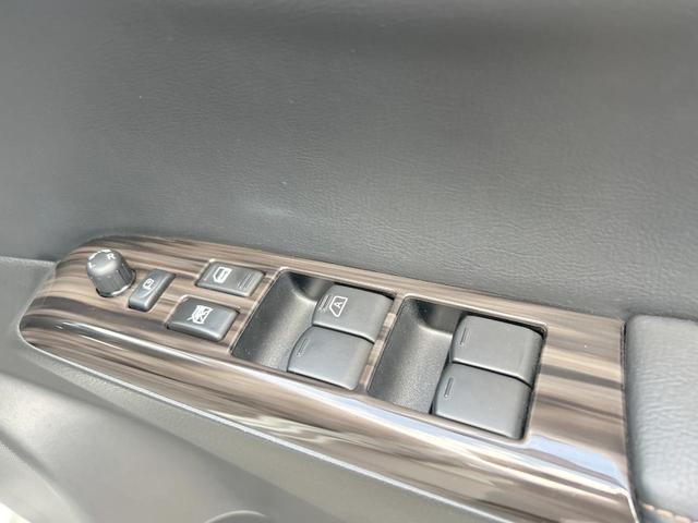 エルグランド ２５０ハイウェイスターＳ　７人　インテリジェントエマージェンシーブレーキ　純正８型ナビ　フリップダウンモニター　両側電動ドア　レーダークルーズコントロール　ＬＥＤライト　バックカメラ　１９インチアルミホイール　禁煙車（44枚目）