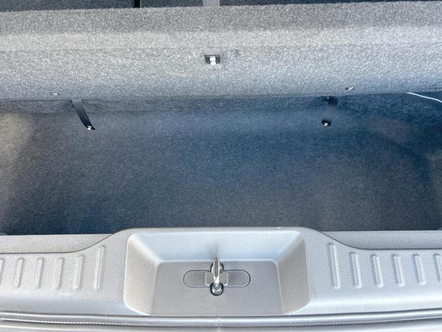 エルグランド ２５０ハイウェイスターＳ　７人　インテリジェントエマージェンシーブレーキ　純正８型ナビ　フリップダウンモニター　両側電動ドア　レーダークルーズコントロール　ＬＥＤライト　バックカメラ　１９インチアルミホイール　禁煙車（56枚目）