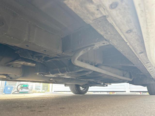 エルグランド ２５０ハイウェイスターＳ　７人　インテリジェントエマージェンシーブレーキ　純正８型ナビ　フリップダウンモニター　両側電動ドア　レーダークルーズコントロール　ＬＥＤライト　バックカメラ　１９インチアルミホイール　禁煙車（63枚目）