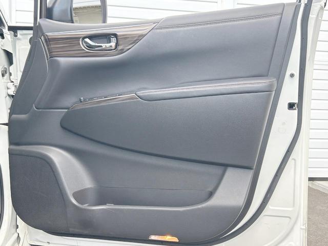 エルグランド ２５０ハイウェイスターＳ　７人　インテリジェントエマージェンシーブレーキ　純正８型ナビ　フリップダウンモニター　両側電動ドア　レーダークルーズコントロール　ＬＥＤライト　バックカメラ　１９インチアルミホイール　禁煙車（67枚目）