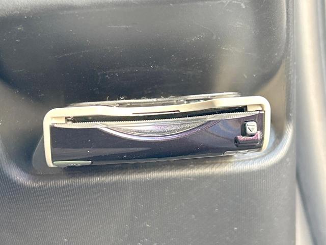 アクア Ｓスタイルブラック　セーフティセンス　ＳＤナビ　バックカメラ　Ｂｌｕｅｔｏｏｔｈ　禁煙車　スマートキー　ステアリングスイッチ　オートライト　オートハイビーム　ＥＴＣ　オートエアコン　フルセグ　車線逸脱警報（9枚目）